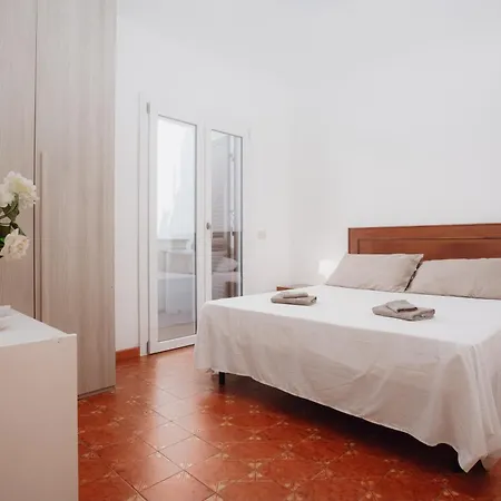 Apartment Roma, Mare E Relax *